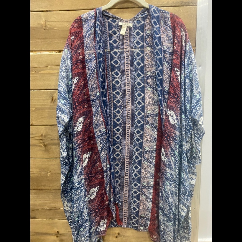 Super cute loose over shirt